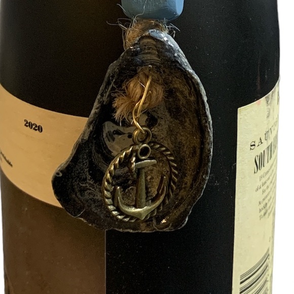 1 - Wine Bottle & Liquor Bottle Charm - Oyster shell with an Round Anchor Charm - Picture 7 of 7